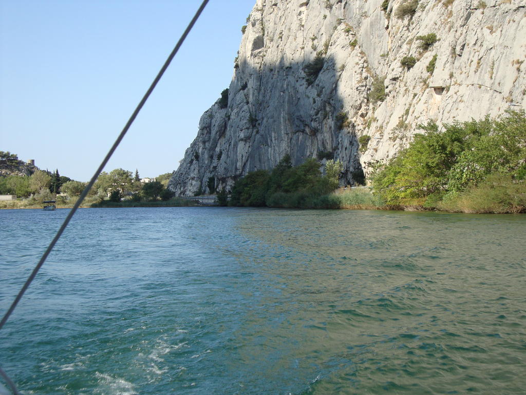 Apartments Villa Amalia Omiš Buitenkant foto