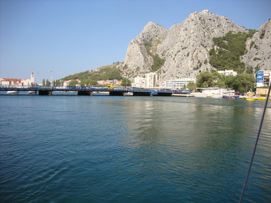 Apartments Villa Amalia Omiš Buitenkant foto